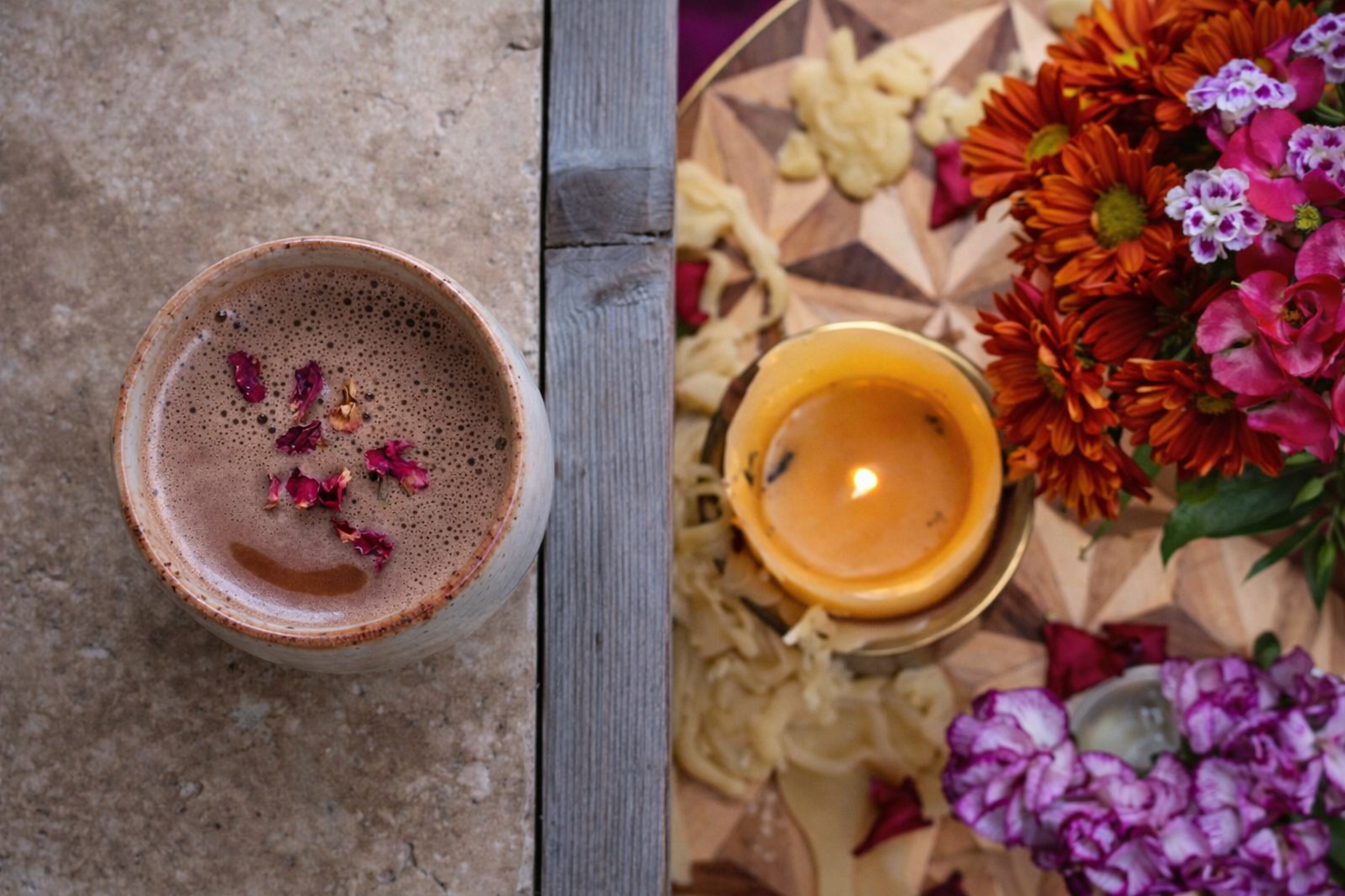Muna cacao with flowers and rose petals